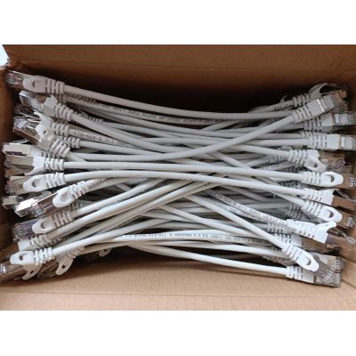 3. Equip Cat6-Patchkabel, 100 Stück, S/FTP, 2x RJ45, 0,25 m, weiß, LSZH