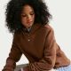 6. Nike Studio Fleece Damen-Sweatshirt, mittelschwer, hellbraun IM8100 259