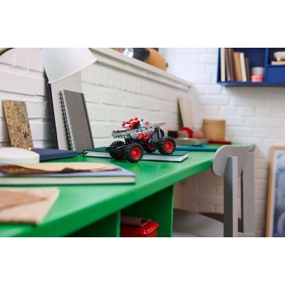 7. LEGO Technic 42200 – Monster Jam ThunderROARus mit Rückziehantrieb