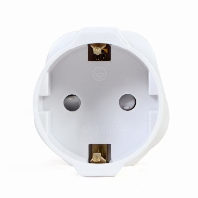 2. GEMBIRD AC-Adapter – UK auf EU-Schuko 13 A