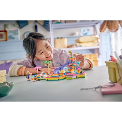 22. LEGO Friends 42676 – Wasserparkspaß