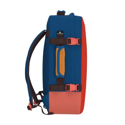 5. CabinZero Classic 44L Tropical Blocks Wanderrucksack - CZ172308