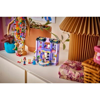 10. LEGO Friends 42685 Heartlake Modenschau