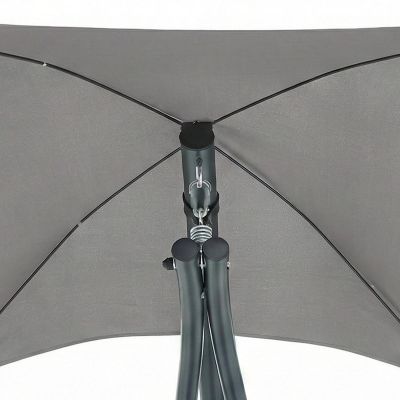 20. Schaukelstuhl mit Sonnenschirm, Lissabongrau