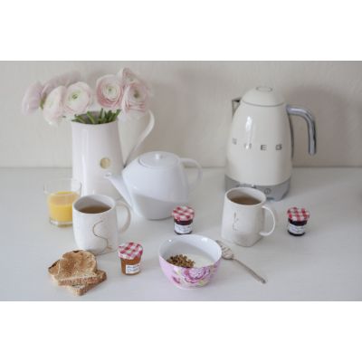 30. SMEG KLF04CREU Wasserkocher Creme