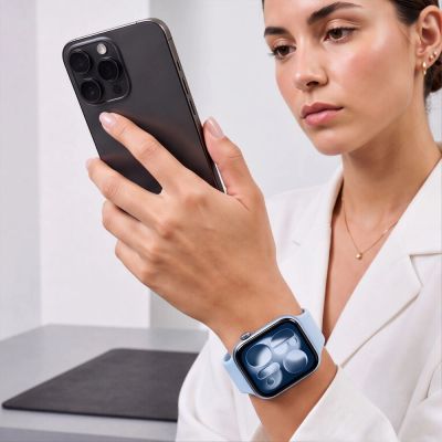 7. Tech-Protect Silikonarmband für Apple Watch 40 / 41 / 42 mm – Hellblau