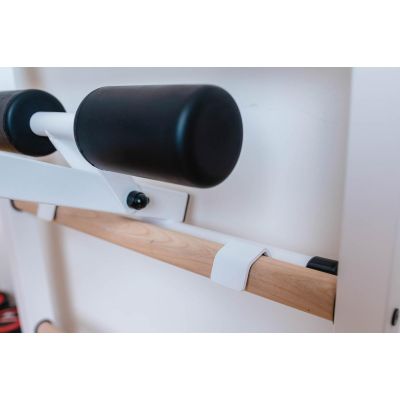 5. DREHBARE TRAININGSBANK MIT KNIEPOLSTERN UND SITZFLÄCHE BENCHK B1W