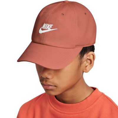 6. Nike Club Kinderkappe Orange FB5063 209