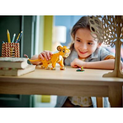 7. LEGO Disney 43243 Der König der Löwen - Simba, das Löwenjunge