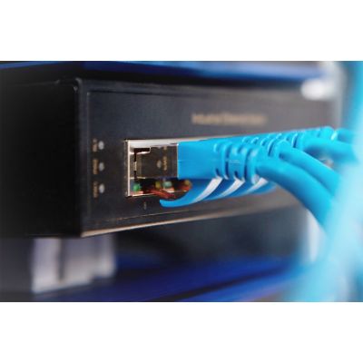 13. Industrieller 8-Port-Gigabit-Switch