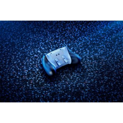 8. Razer Wolverine V2 Pro Weißes Gamepad (Analog/Digital) für PC und PlayStation 5