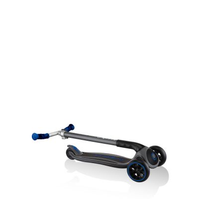 7. Globber Master Prime 3-Rad-Scooter / Schwarz - Marineblau 664-100