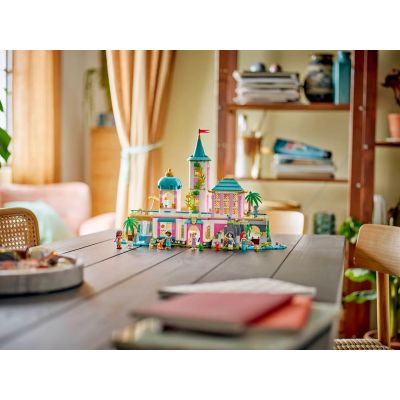 10. LEGO Disney Princess 43267 Prinzessinnenschloss und königliche Haustiere