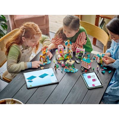 11. LEGO Disney Princess 43267 Prinzessinnenschloss und königliche Haustiere