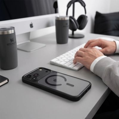 5. Tech-Protect Magmat Magsafe CC Hülle für iPhone 17 Pro / 18 Pro – Transparent Schwarz