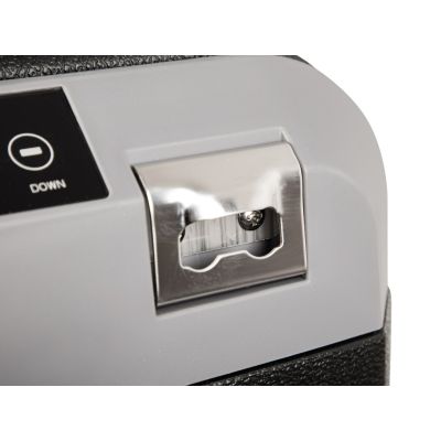 5. 42-Liter-Reisekühlschrank mit Kompressor von Blow für Autos