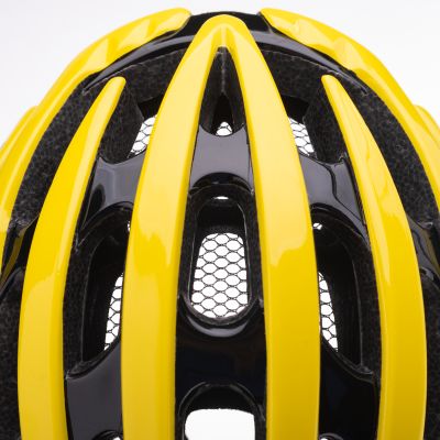 6. PELETON Helm