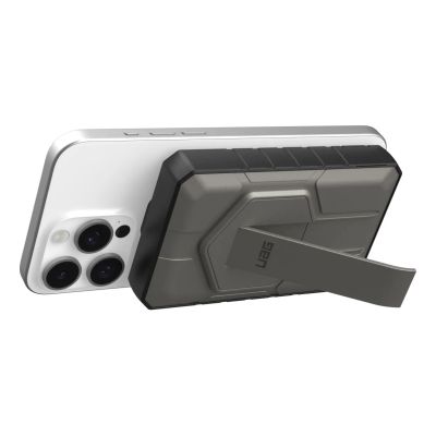 12. Powerbank UAG Rugged 10K – 10000 mAh mit Standfuß, kabelloses Laden mit 10 W, MagSafe-kompatibel, Kabel im Lieferumfang (black/titanium)