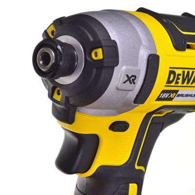 8. DEWALT DCK305P3T Elektrowerkzeug-Kombinationsset (DCF887+DCH273+DCG405)