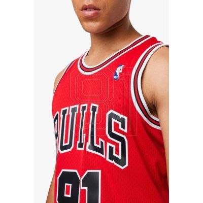 4. Mitchell & Ness Chicago Bulls NBA Dennis Rodman T-Shirt M SMJYGS18154-CBUSCAR97DRD