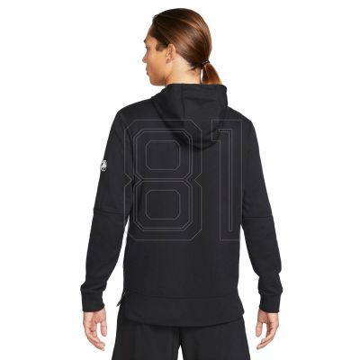2. Nike Dri-FIT Sport Clash M Sweatshirt DM8131-011