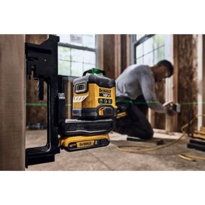 5. DeWALT DCLE34031N-XJ Selbstnivellierender Laser