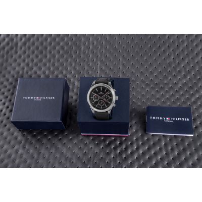 4. Tommy Hilfiger Ashton 1791740 Herrenuhr + Box