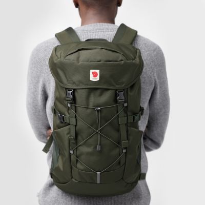 5. Fjällräven Skule Top 26 Laptop-Rucksack – Tiefwald