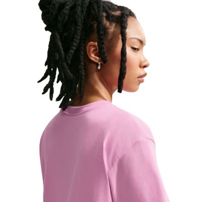 4. Nike Sportswear Classic Damen-T-Shirt Pink IM6396 621