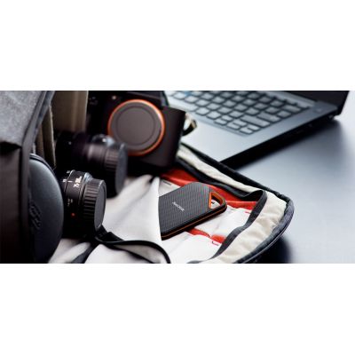 4. SanDisk Extreme PRO Tragbare externe SSD (2 TB; USB 3.2; 2000 MB/s; SDSSDE81-2T00-G25)