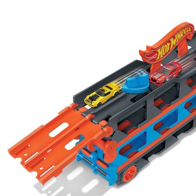 11. Hot Wheels City Racing Transporter 2in1 GVG37