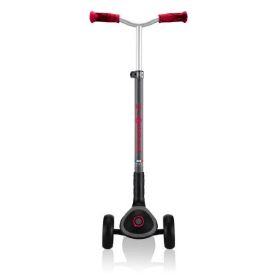 9. Globber Master Prime 3-Rad-Scooter / Schwarz - New Red 664-102