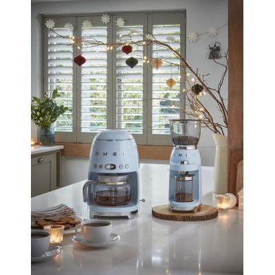 5. SMEG Kaffeemaschine Modell DCF02PBEU Pastellblau