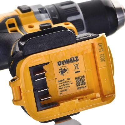 4. DeWalt DCD791D2-QW Akku-Bohrschrauber mit 2 Akkus