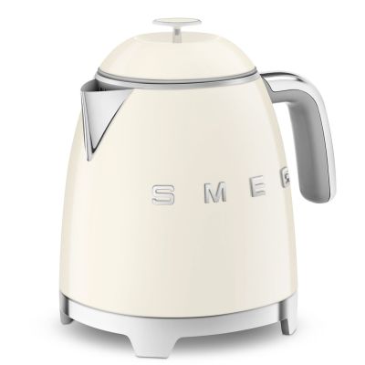 22. SMEG KLF05CREU Mini-Creme-Wasserkocher mit 0,8 l Fassungsvermögen