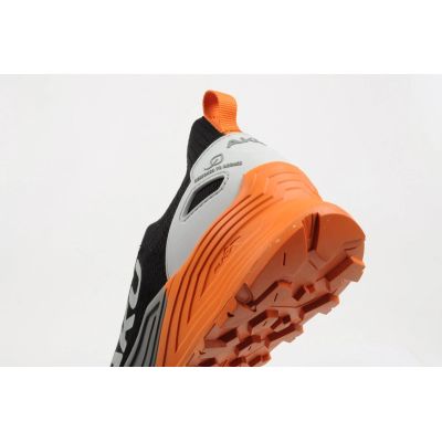 8. Aku Herren-Outdoor-Trekkingschuhe Aira, bequeme Wanderschuhe, schwarz, grau, orange
