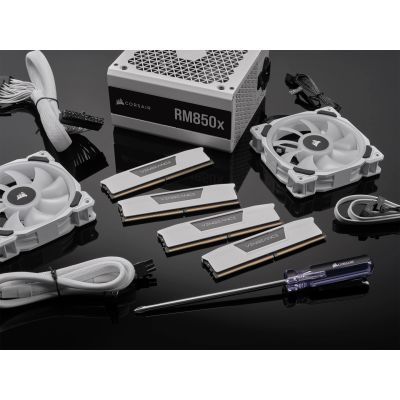 8. DDR5-Arbeitsspeicher 64 GB PC 6000 CL30 CORSAIR KIT (2x32 GB) VENGEANCE weiß Einzelhandel