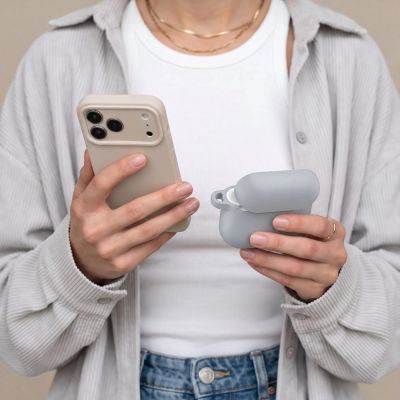 11. Tech-Protect Silikon-Hakenhülle für AirPods 4 – Grau