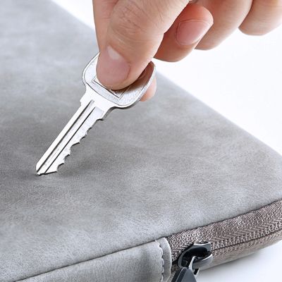 5. Ugreen LP187-Tasche für einen 13-13,9-Zoll-Laptop – Grau