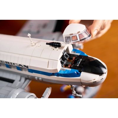 13. LEGO Icons 11378 - Douglas DC-3 PAN AM Passagierflugzeug