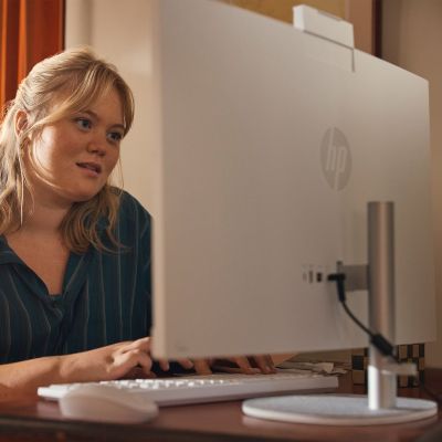 14. HP All-in-One 27-cr0224nw i5-1335U 27,0" FHD IPS 300 Nits AG 16 GB DDR4 3200 SSD512 Iris Xe Grafik LAN-Kamera 1080p + IR Kein Betriebssystem Gehäuse Weiß Gehäuse Weiß 2 Jahre