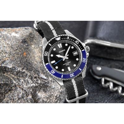 12. Herrenuhr CASIO MDV-10C-1A2VEF + Box