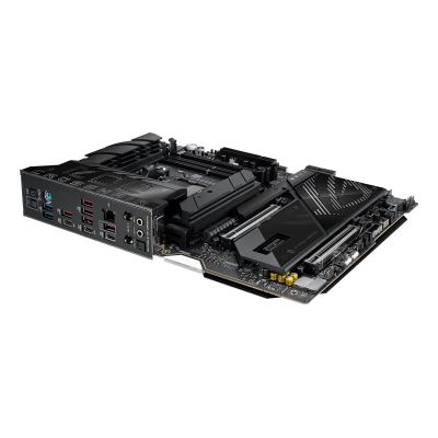 18. ASUS ROG CROSSHAIR X870E APEX Mainboard