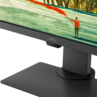 7. BENQ LED 27" PD2705Q Monitor