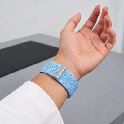 5. Tech-Protect NylonLoop Armband für Apple Watch 40 / 41 / 42 mm – Hellblau