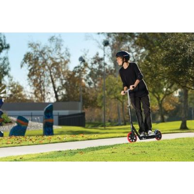 22. Razor Carbon Lux Scooter 13073003, Schwarz