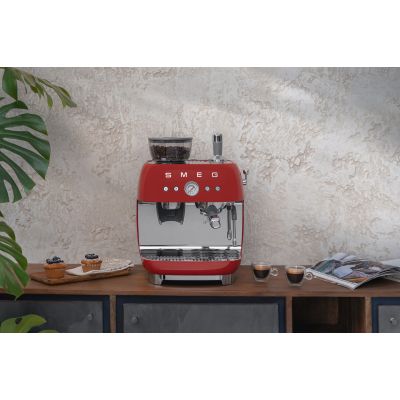 16. Smeg EGF03RDEU Kaffeemaschine, manuelle Espressomaschine, 2,4 l