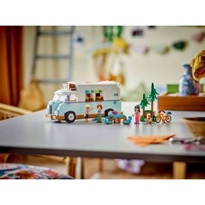 24. LEGO FRIENDS 42663 Abenteuer im Wohnmobil mit Freunden