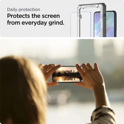 3. Spigen ALM Glas.tR gehärtetes Glas für Samsung Galaxy S21 FE - 2 Stk.