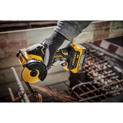 9. 18V Akku-Kreissäge 76mm DEWALT DCS438N